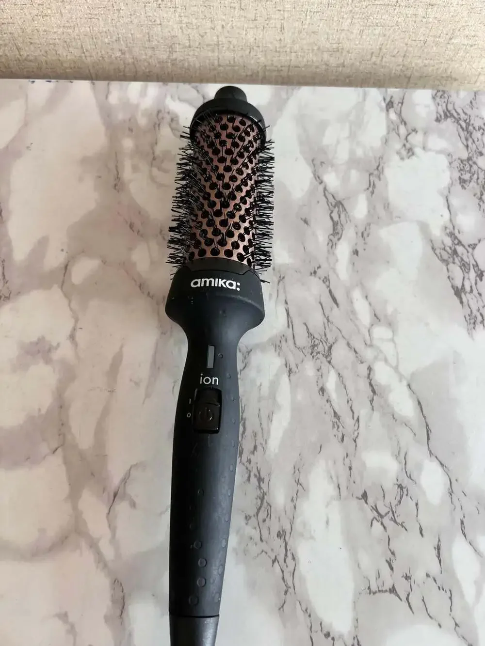 amika Blowout Babe Thermal Ionic Round Brush